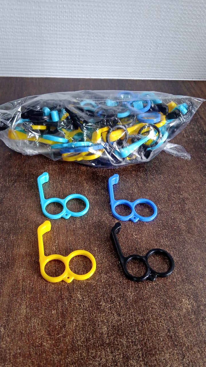 Plastic Hand Mobile Stand (Mix Color / 50 Pc) Plastic Hand Mobile Stand (Mix Color / 50 Pc)